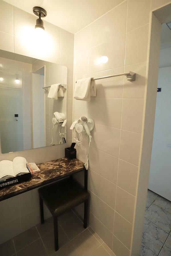 Stay Romantictrip_Hostel Кёнджу Экстерьер фото